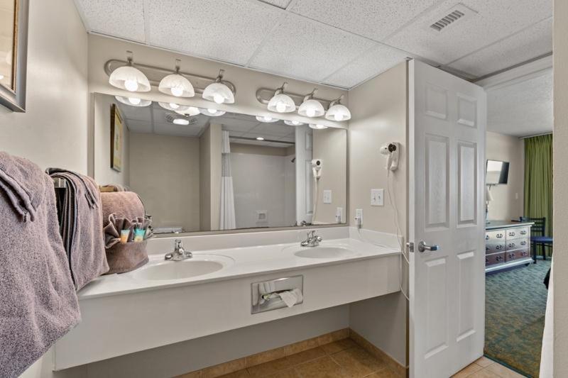 New Holiday Sands 511 Pools, Wifi, 2Br Oceanfront Villa Myrtle Beach Buitenkant foto
